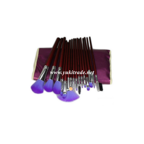 Traveling brush sets