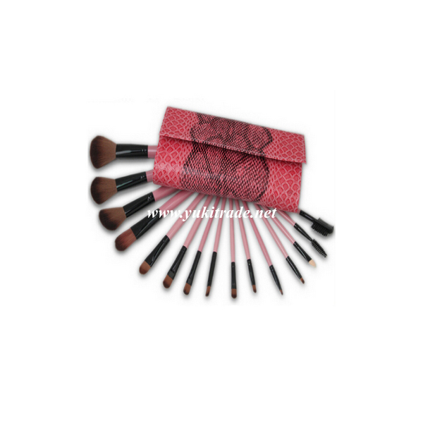 snake pattern traveling brush sets